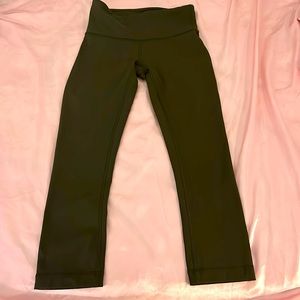 Lululemon 23 inch size 2 olive green leggings